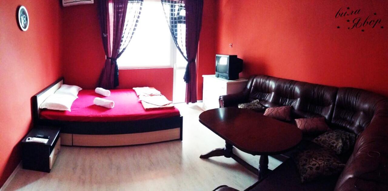 צרבו Hotel Yavor מראה חיצוני תמונה