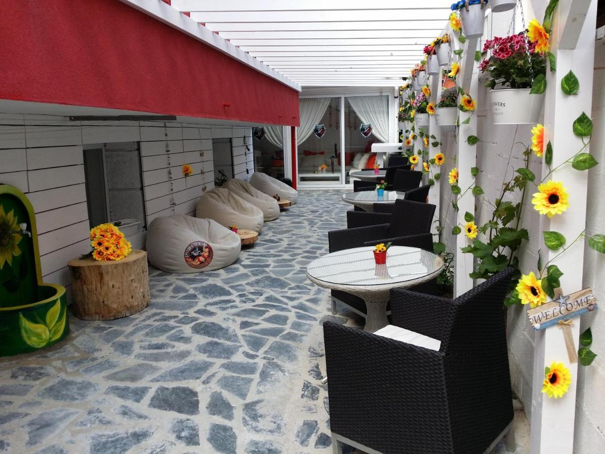 צרבו Hotel Yavor מראה חיצוני תמונה