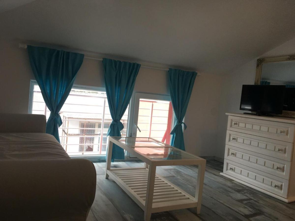 צרבו Hotel Yavor מראה חיצוני תמונה