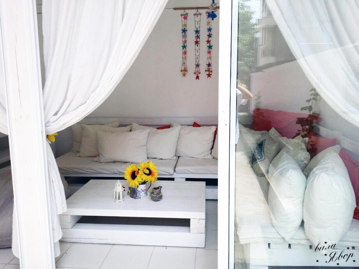 צרבו Hotel Yavor מראה חיצוני תמונה