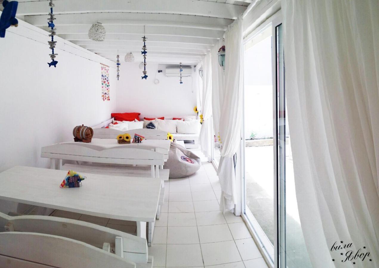 צרבו Hotel Yavor מראה חיצוני תמונה