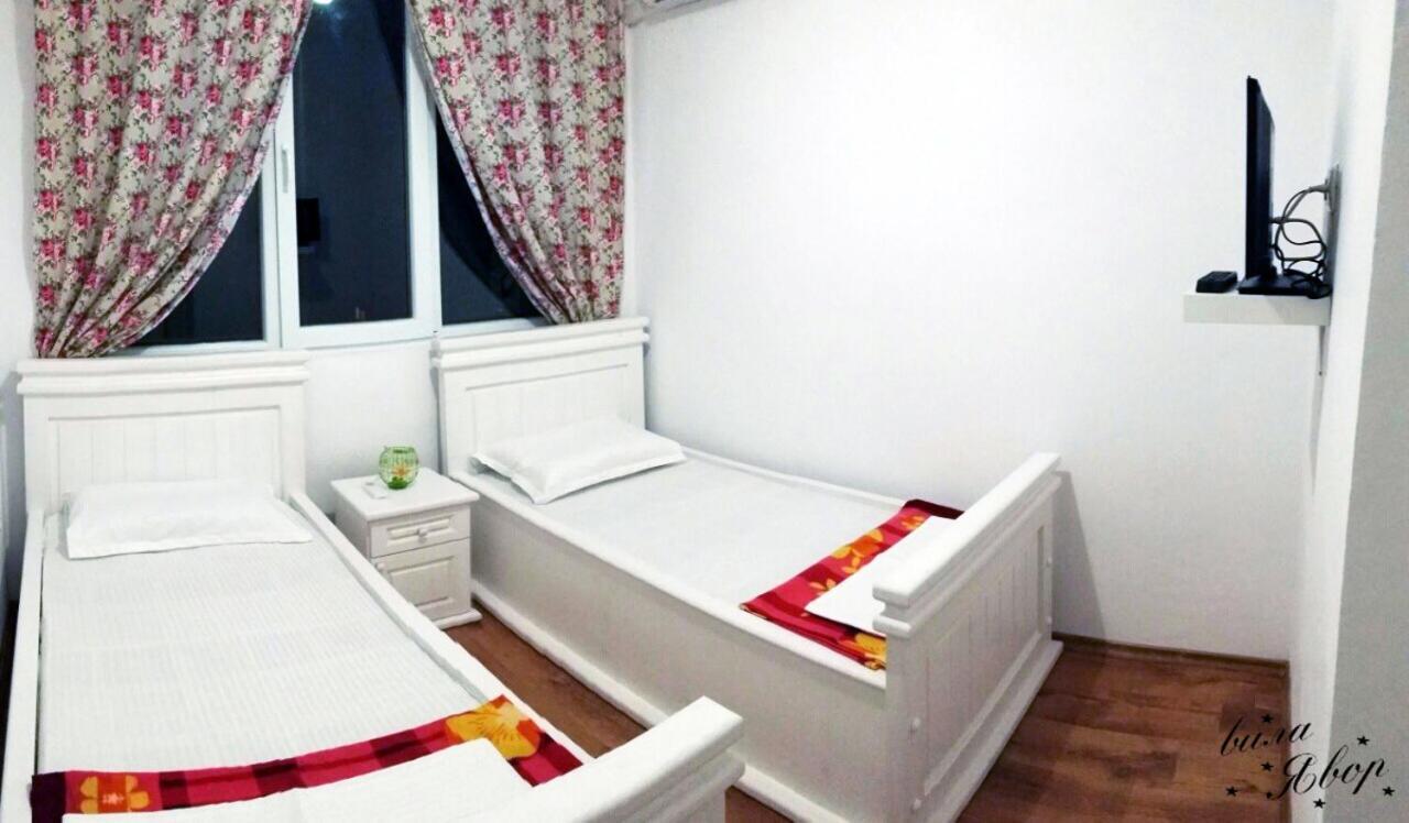 צרבו Hotel Yavor מראה חיצוני תמונה