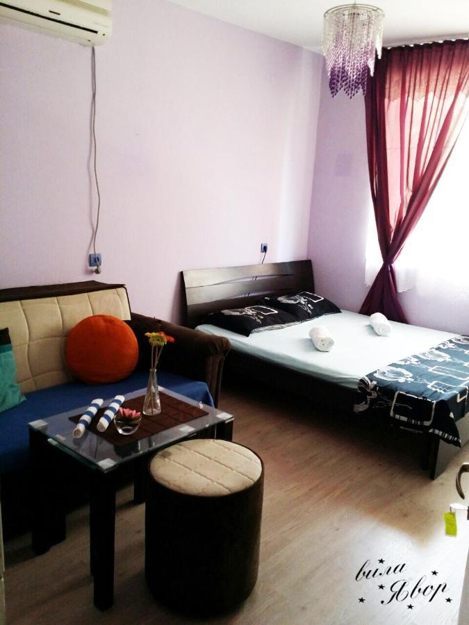 צרבו Hotel Yavor מראה חיצוני תמונה