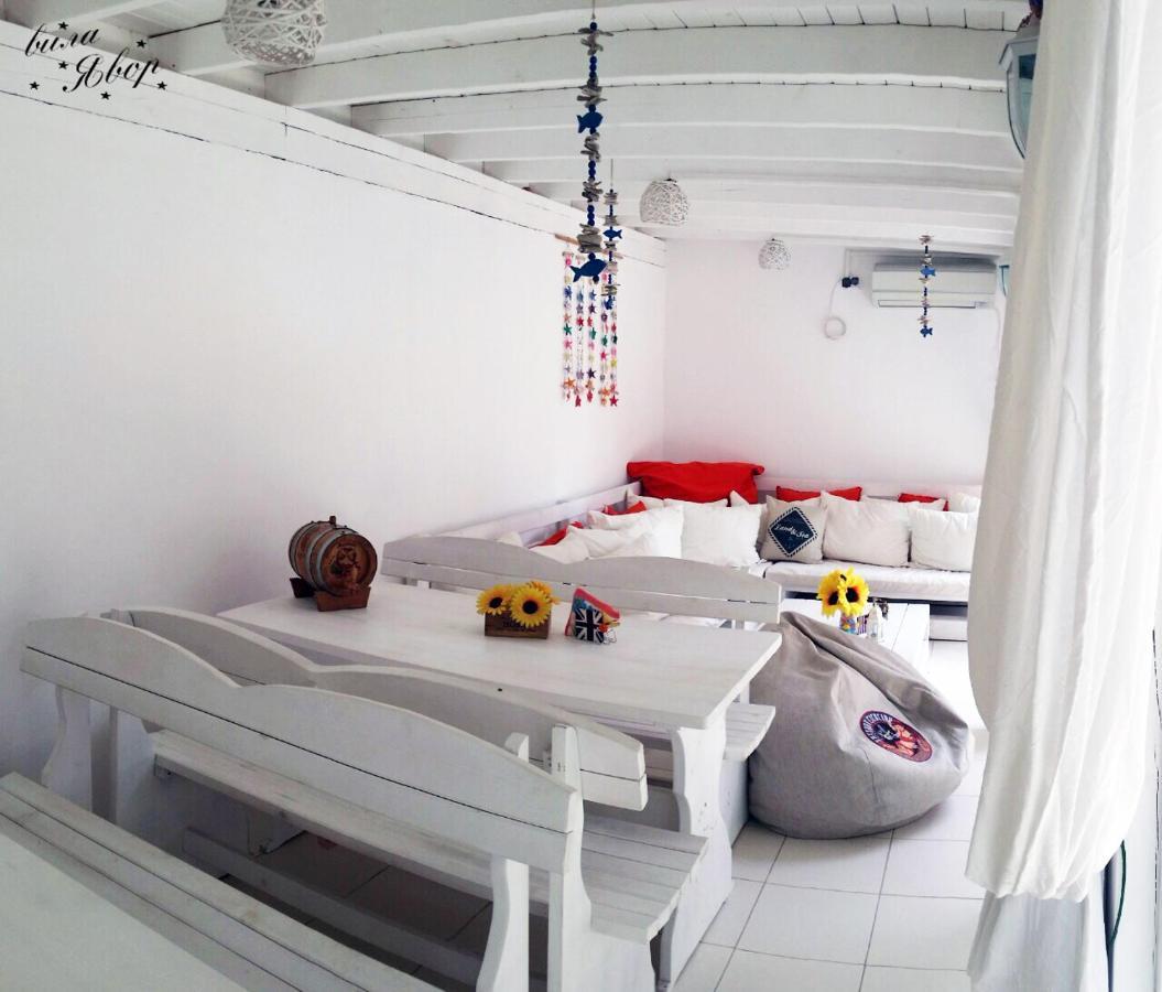 צרבו Hotel Yavor מראה חיצוני תמונה